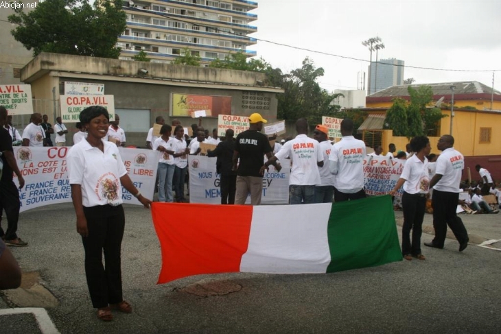 Sit-in devant l’ambassade de France - Les victimes de novembre 2004 attendent leur dédommagement à l’amiable